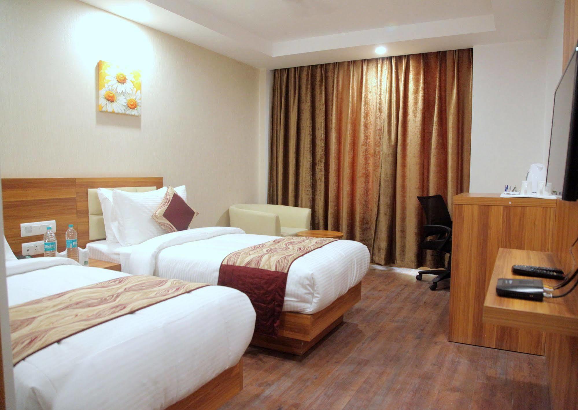 Le Roi Jammu - Near Jammu Railway Station Hotel ภายนอก รูปภาพ